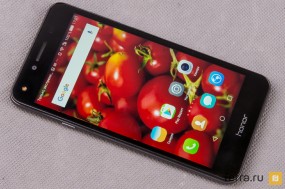 Типичный для Huawei дизайн в бюджетном классе