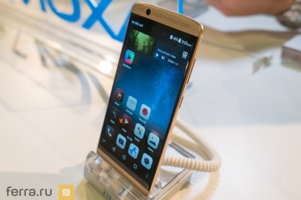 Правая грань ZTE Axon 7 mini