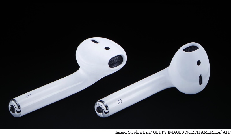 Apple AirPods First Impressions