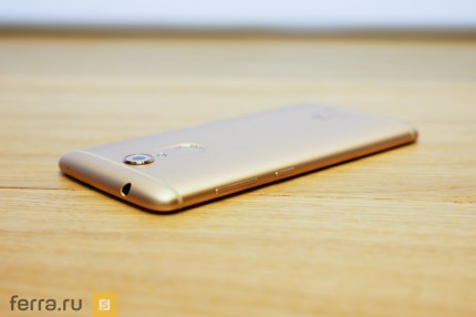 Верхняя грань ZTE Axon 7 mini