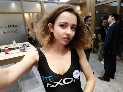Примеры фото на фронтальную камеру ZTE Axon 7 mini