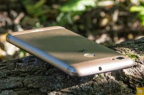 Левая грань Micromax Canvas Juice 4 Q465