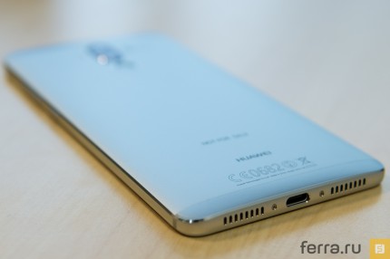 Нижняя грань Huawei Mate 9